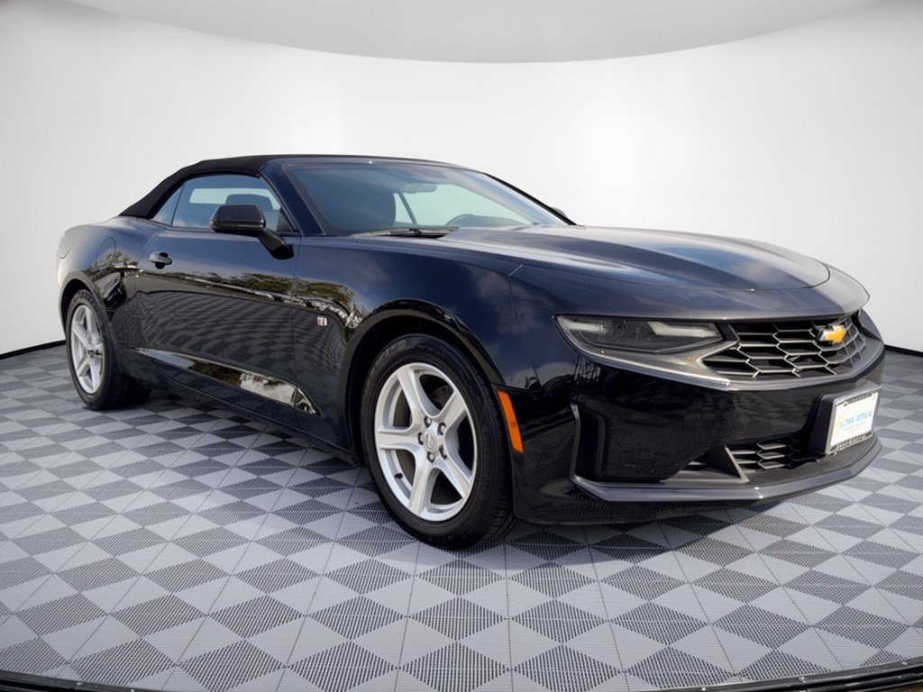 Used 2023 Chevrolet Camaro LT RWD image 7