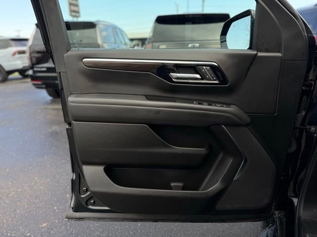Used 2025 Chevrolet Tahoe LT image 13