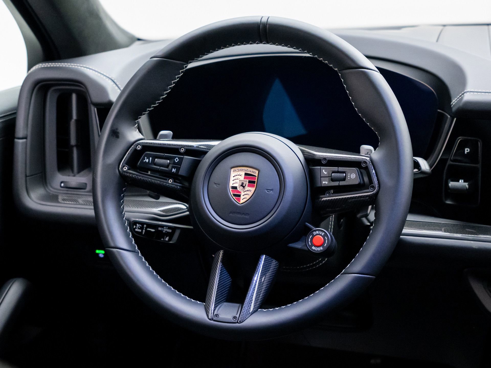 Certified 2025 Porsche Cayenne Turbo GT image 12