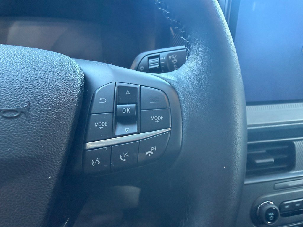Used 2025 Ford Maverick Lariat w/ Black Appearance Package AWD/4WD image 16