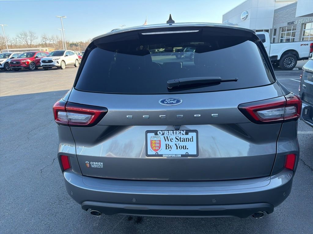 Used 2023 Ford Escape ST-Line w/ Tech Pack #1 AWD/4WD image 4