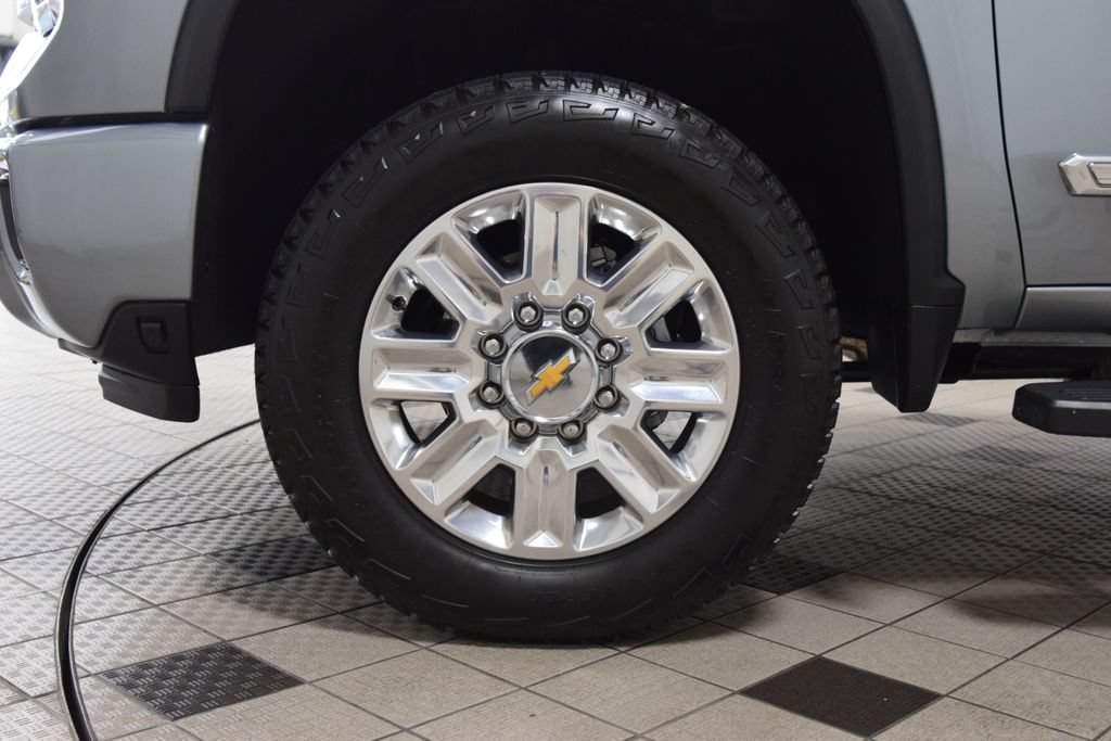 Used 2025 Chevrolet Silverado 2500 High Country w/ Technology Package AWD/4WD image 29