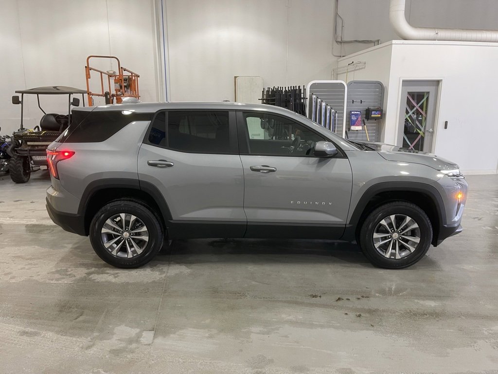 New 2026 Chevrolet Equinox LT image 8