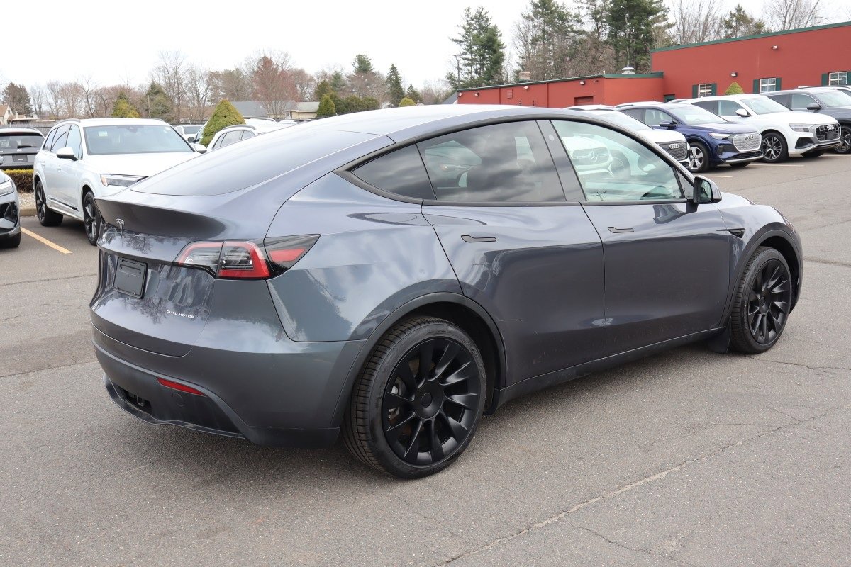Used 2023 Tesla Model Y Long Range image 5