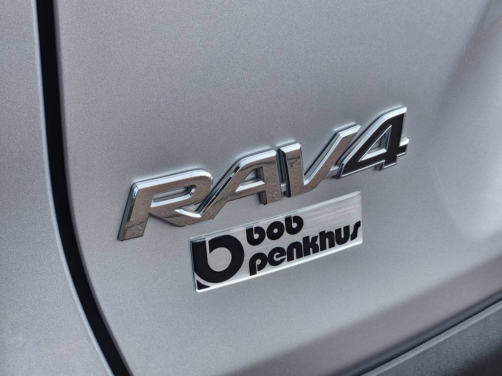 Used 2025 Toyota RAV4 LE FWD image 31