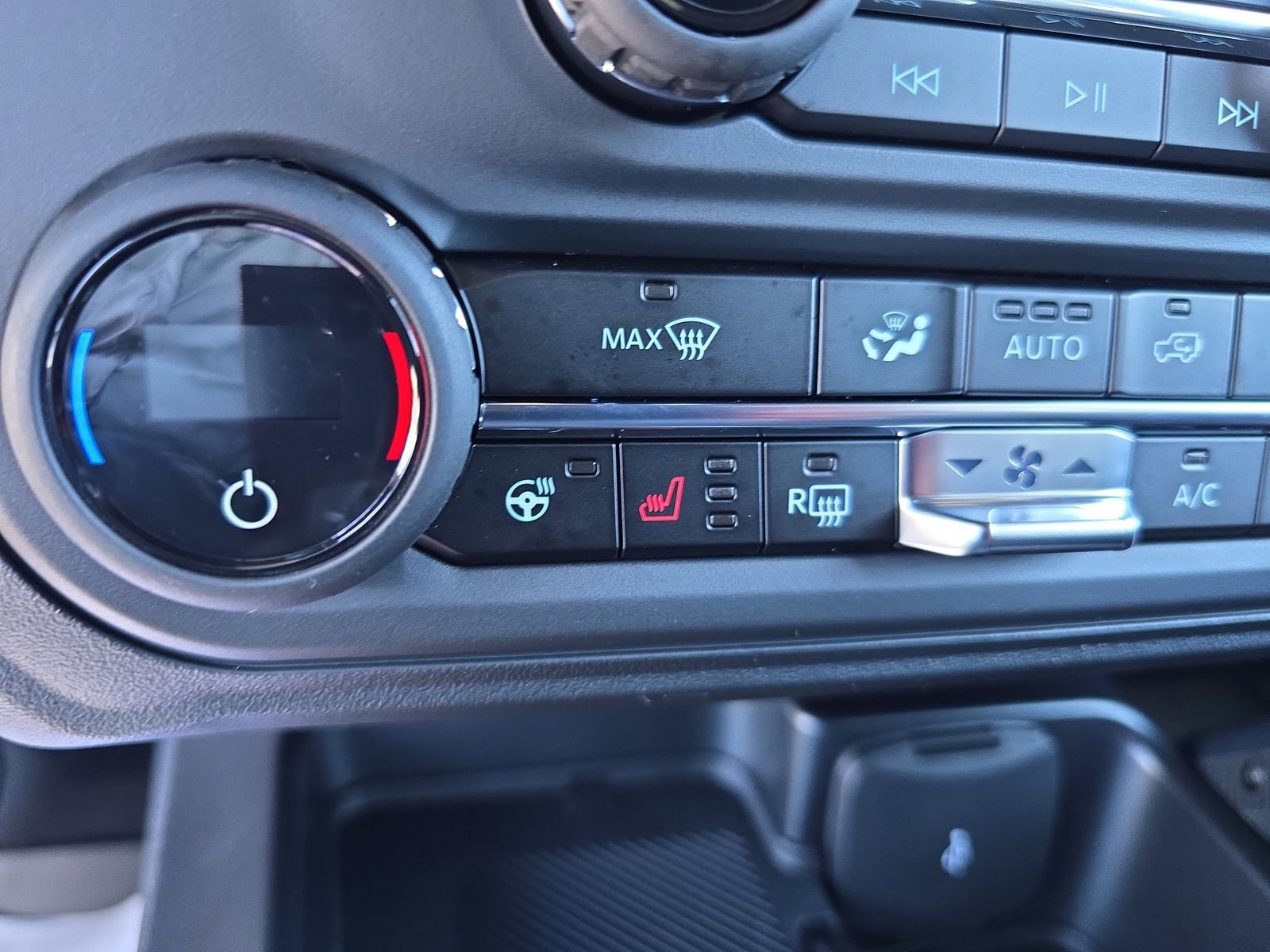 New 2025 Ford Bronco Outer Banks w/ Sasquatch Package image 17