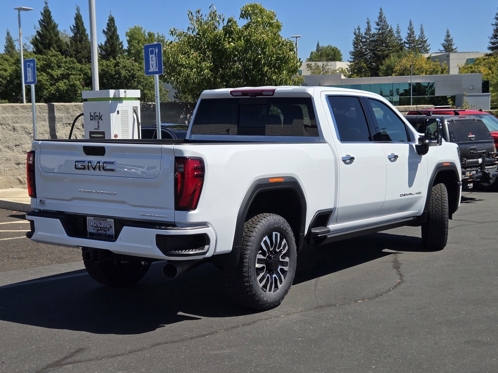 New 2026 GMC Sierra 2500 Denali Ultimate w/ Max Trailering Package image 4