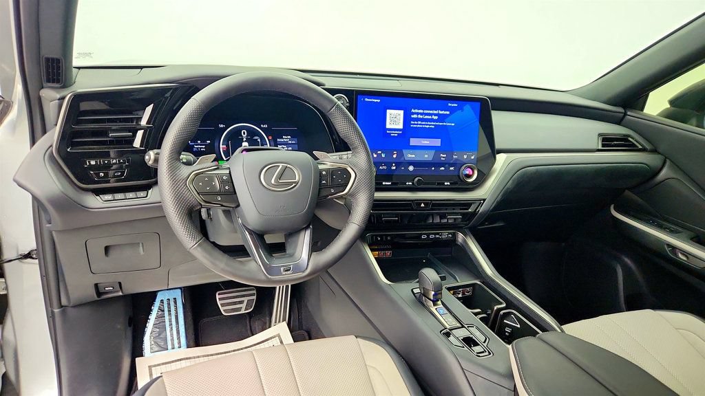 Used 2024 Lexus TX 500h AWD w/ Technology Package image 12