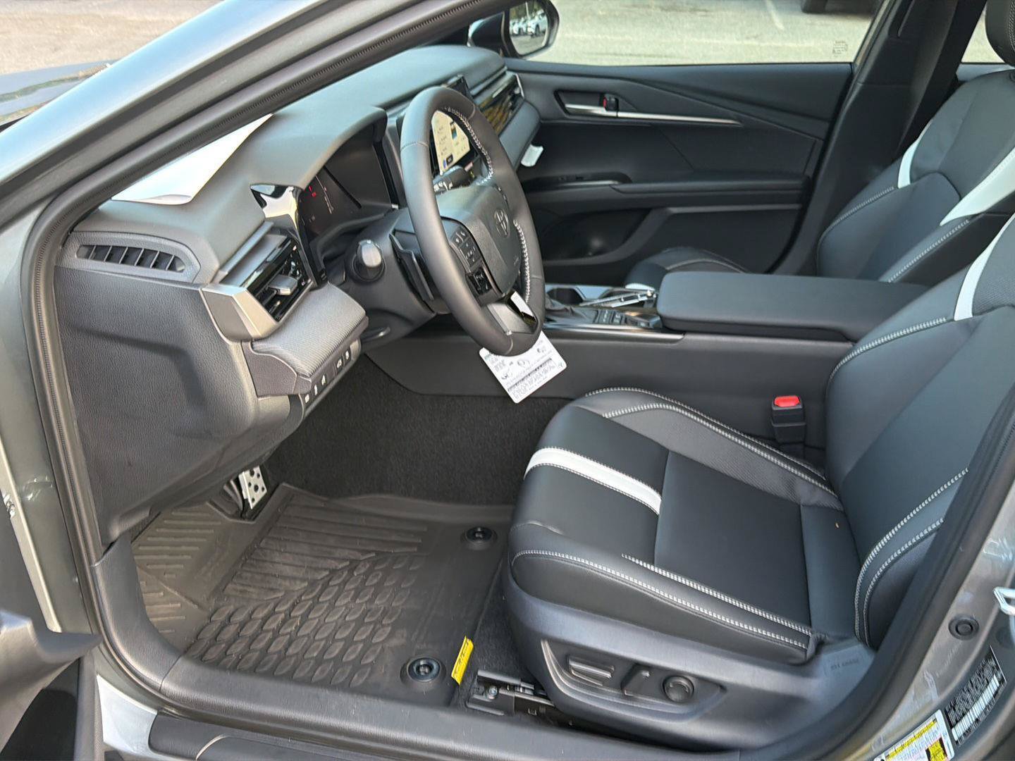 New 2026 Toyota Camry SE w/ Convenience Package FWD image 10
