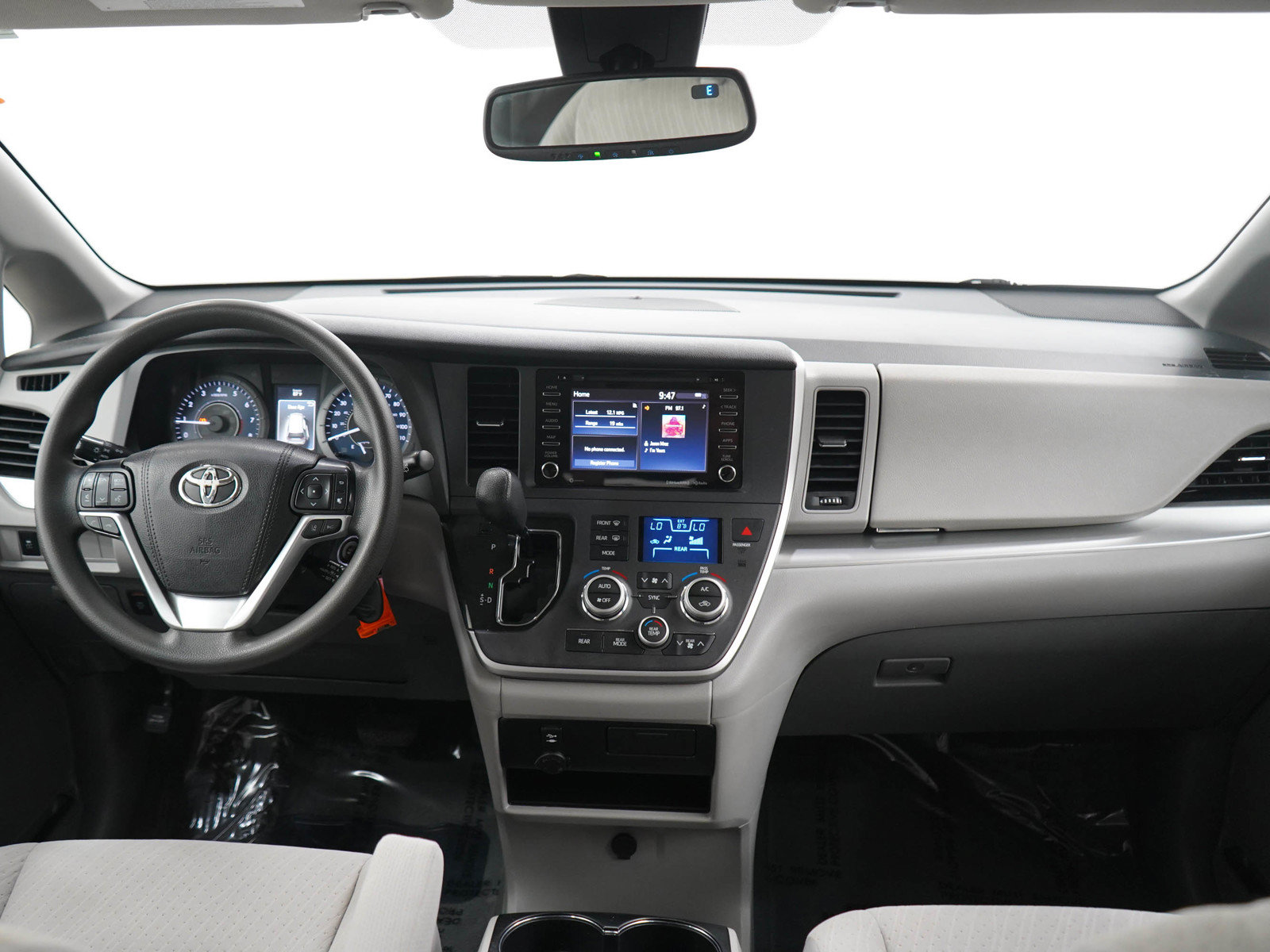Used 2020 Toyota Sienna LE AWD/4WD image 14