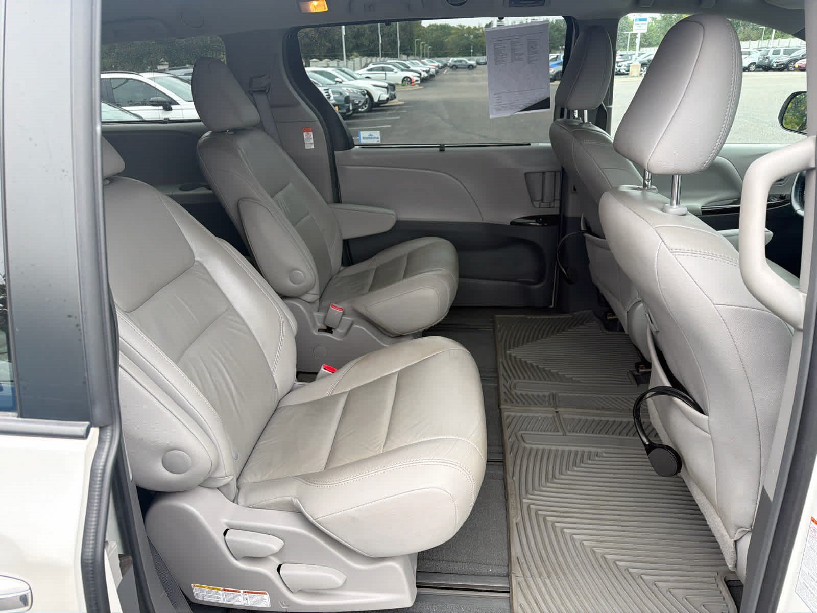 Used 2015 Toyota Sienna XLE Premium AWD/4WD image 12