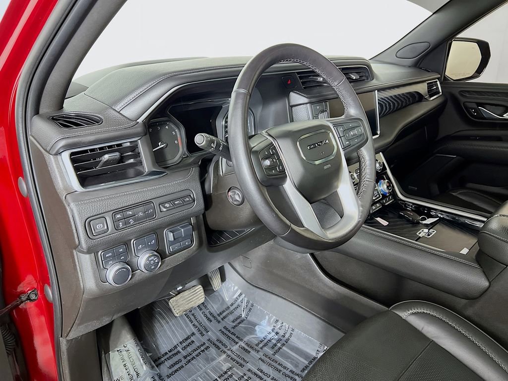 Used 2021 GMC Yukon XL Denali w/ Denali Premium Package AWD/4WD image 9