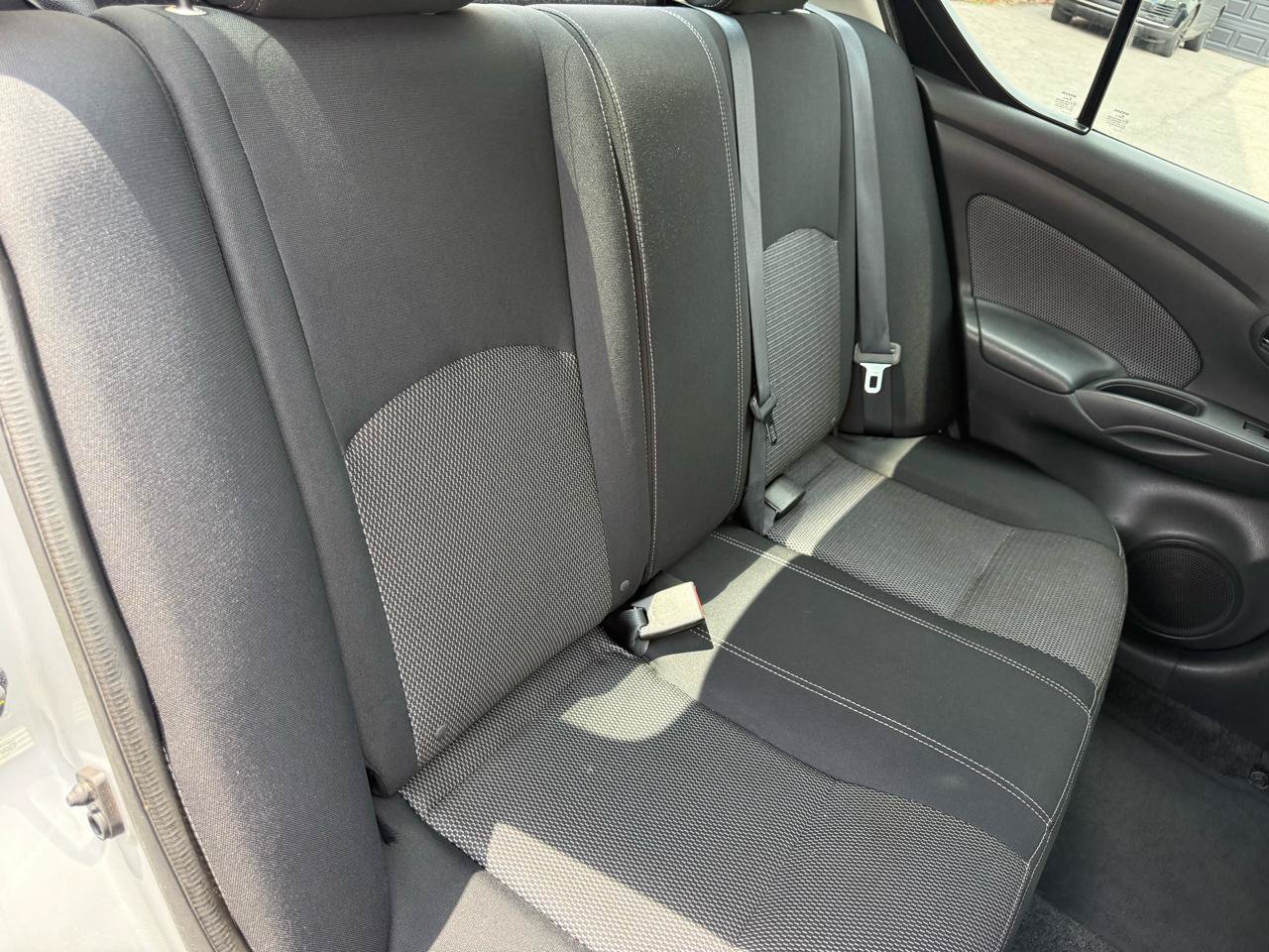 Used 2015 Nissan Versa SV FWD image 8