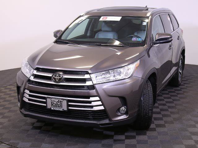 Certified 2017 Toyota Highlander XLE AWD/4WD image 5