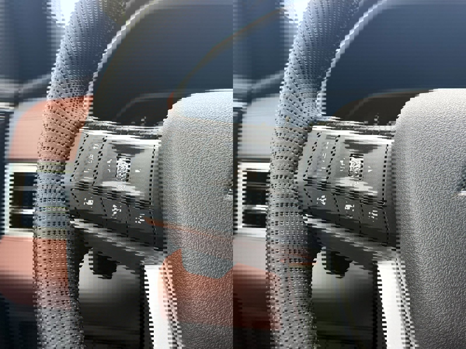 New 2025 Mitsubishi Outlander AWD image 43