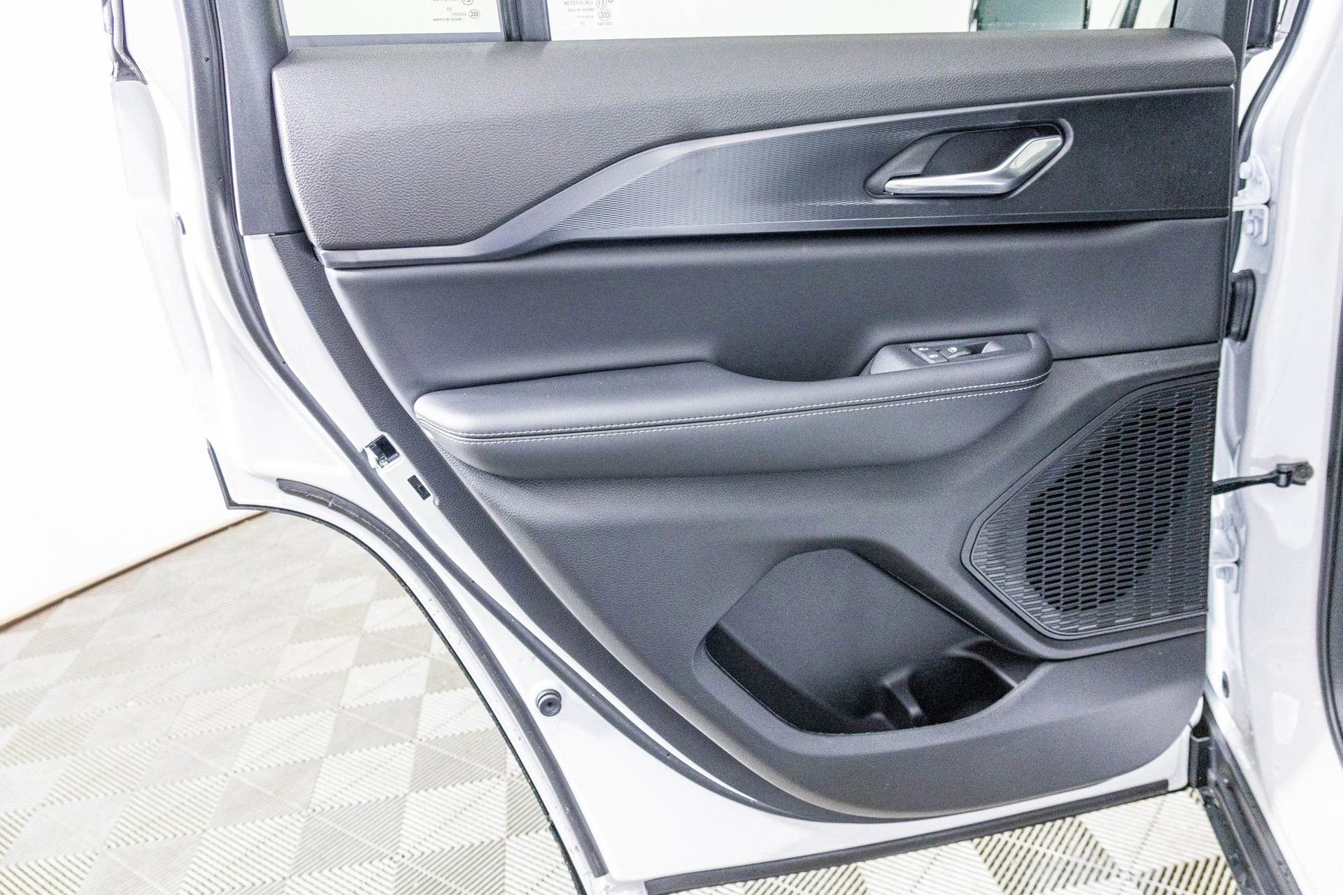 New 2025 Jeep Grand Cherokee Laredo image 25