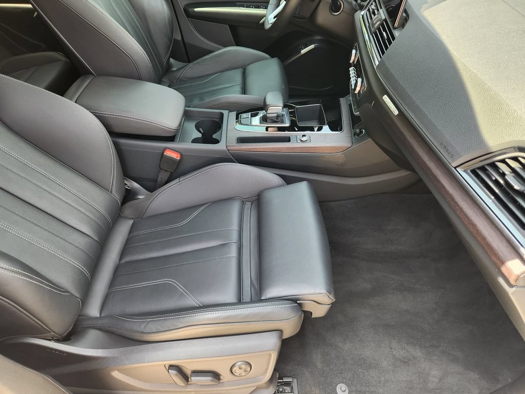 Certified 2024 Audi Q5 e Premium AWD/4WD image 17