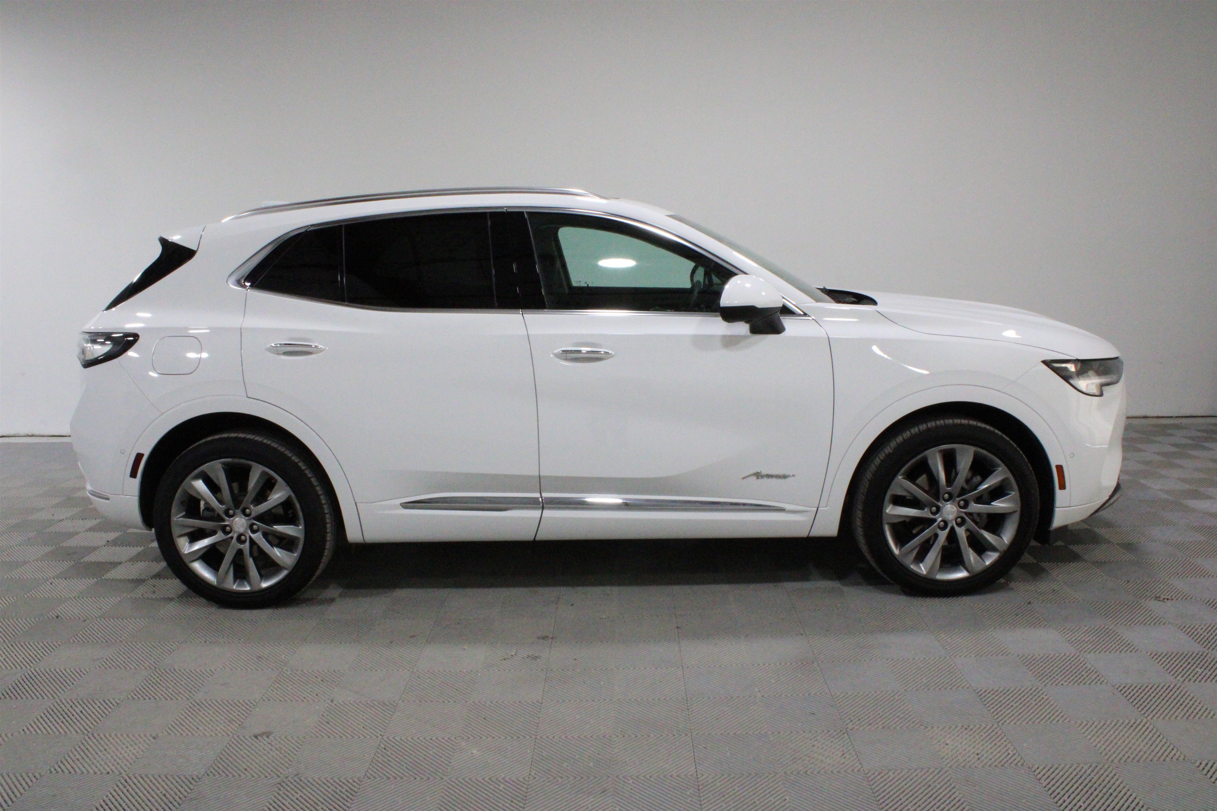Used 2021 Buick Envision Avenir w/ Technology Package II image 27