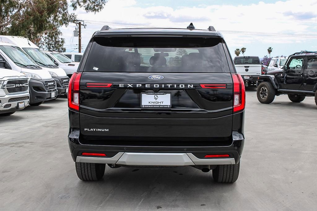 Used 2025 Ford Expedition Platinum AWD/4WD image 8