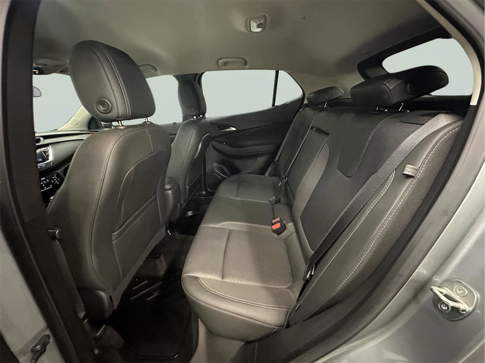 Used 2023 Buick Encore GX Select w/ Sport Touring Package image 28