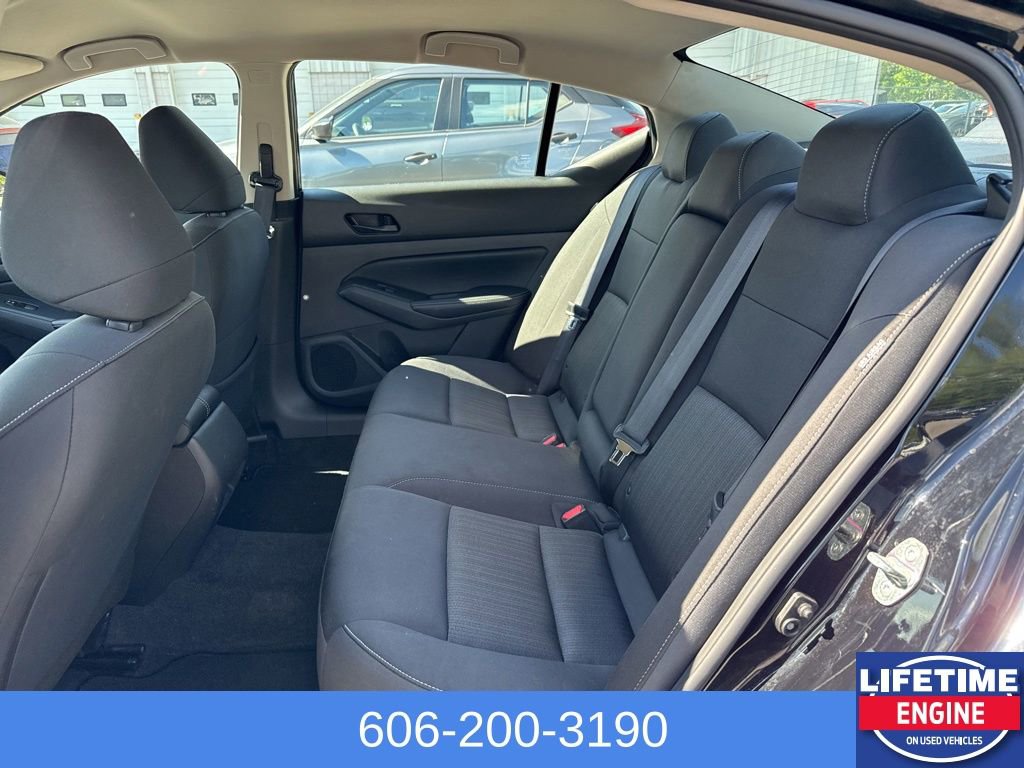 Used 2024 Nissan Altima 2.5 SV FWD image 12