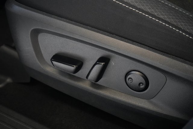 Used 2024 Nissan Pathfinder SV image 14