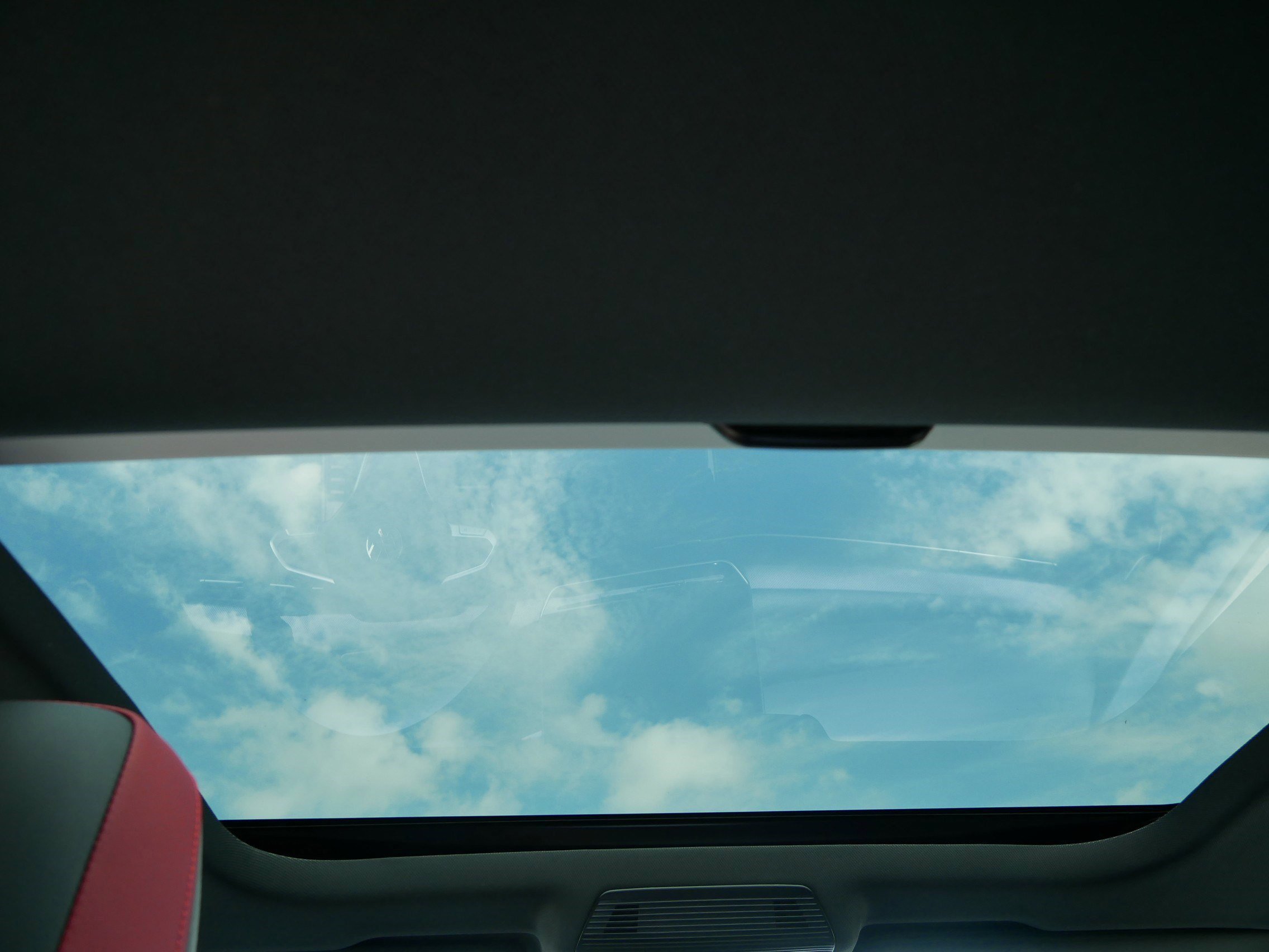 New 2025 Volkswagen GTI SE FWD image 8