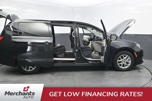 Used 2023 Chrysler Voyager LX FWD image 50