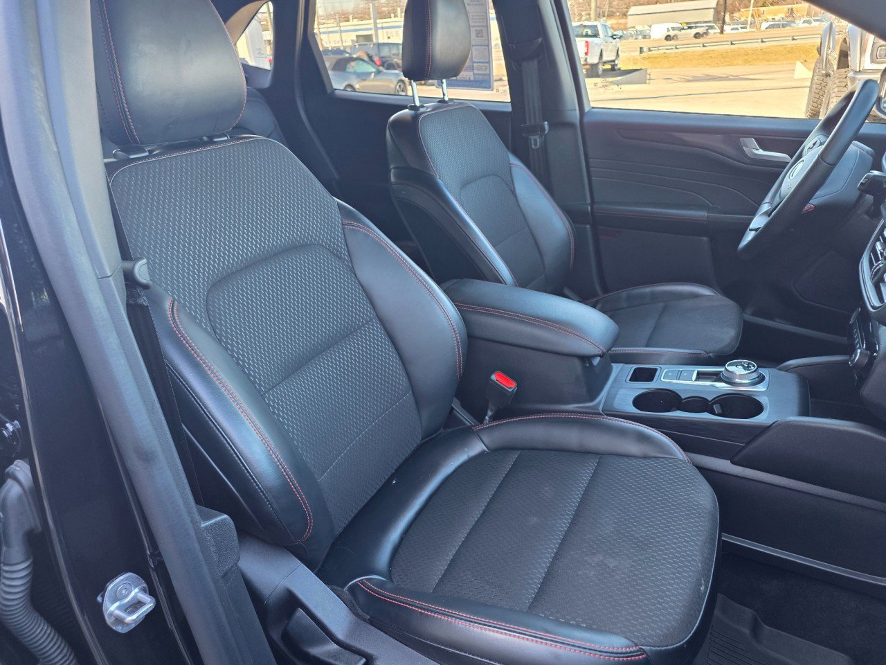 Used 2025 Ford Escape ST-Line w/ Equipment Group 301A image 15