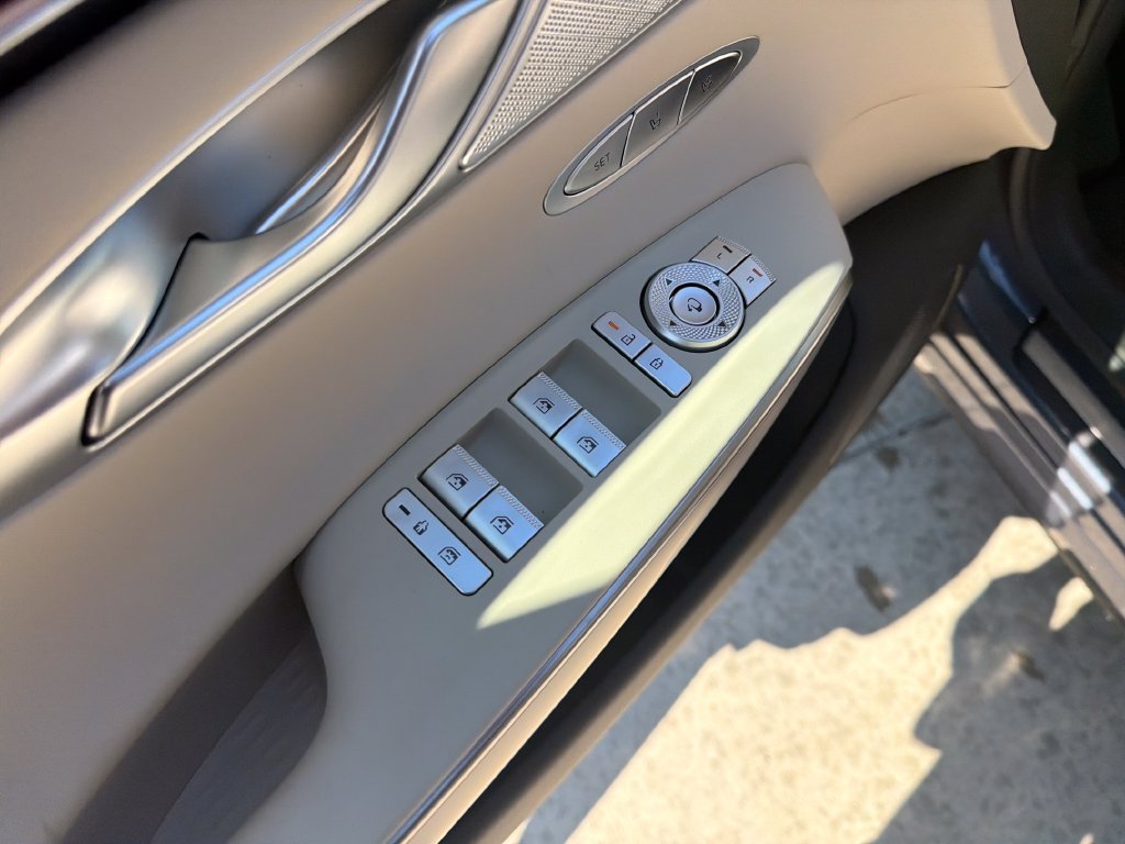 New 2027 Genesis GV70 2.5T Select AWD/4WD image 13