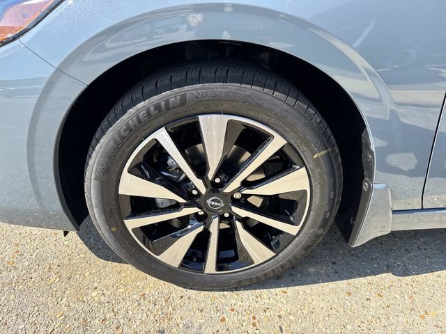 New 2025 Nissan Sentra SV w/ SV Premium Package image 3