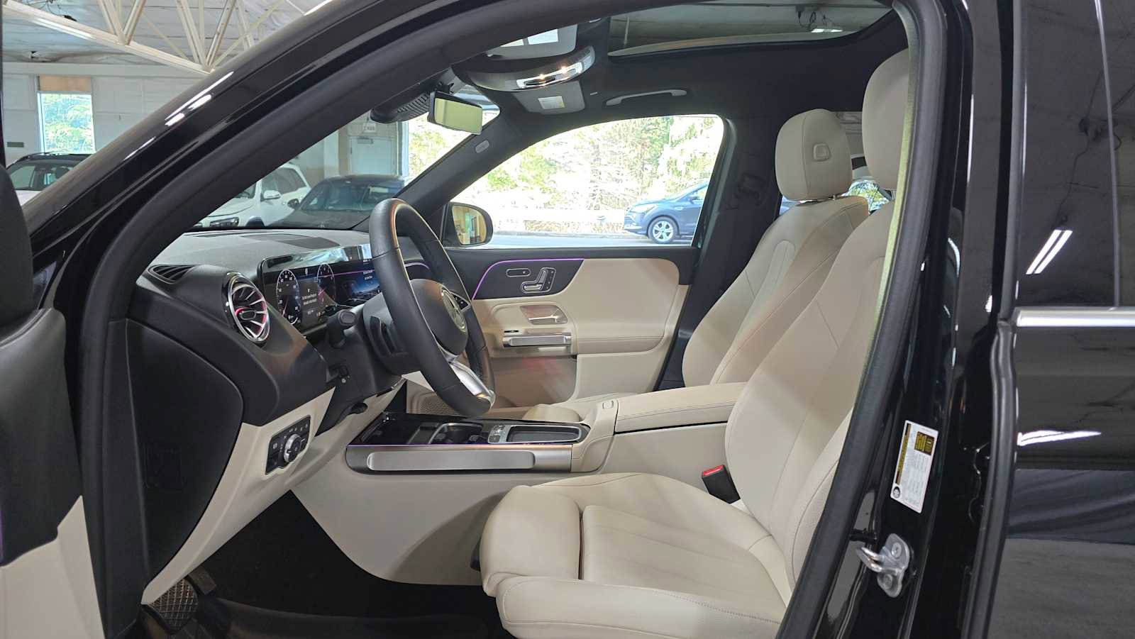 Certified 2025 Mercedes-Benz GLB 250 4MATIC image 20