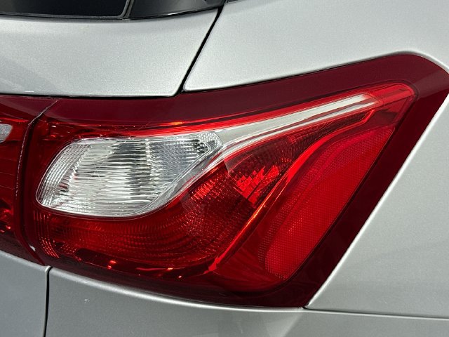 Used 2020 Chevrolet Equinox LT w/ Sport Edition FWD image 31