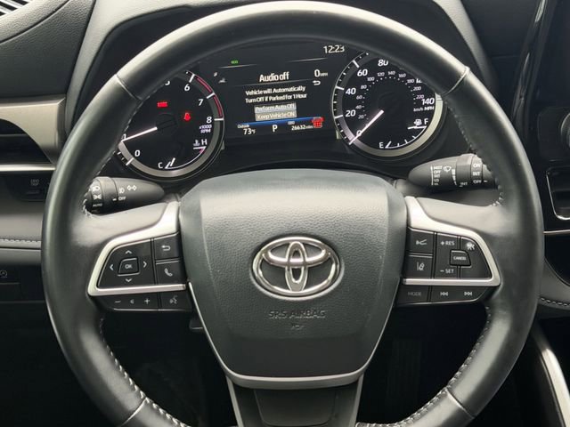 Certified 2025 Toyota Highlander LE FWD image 16