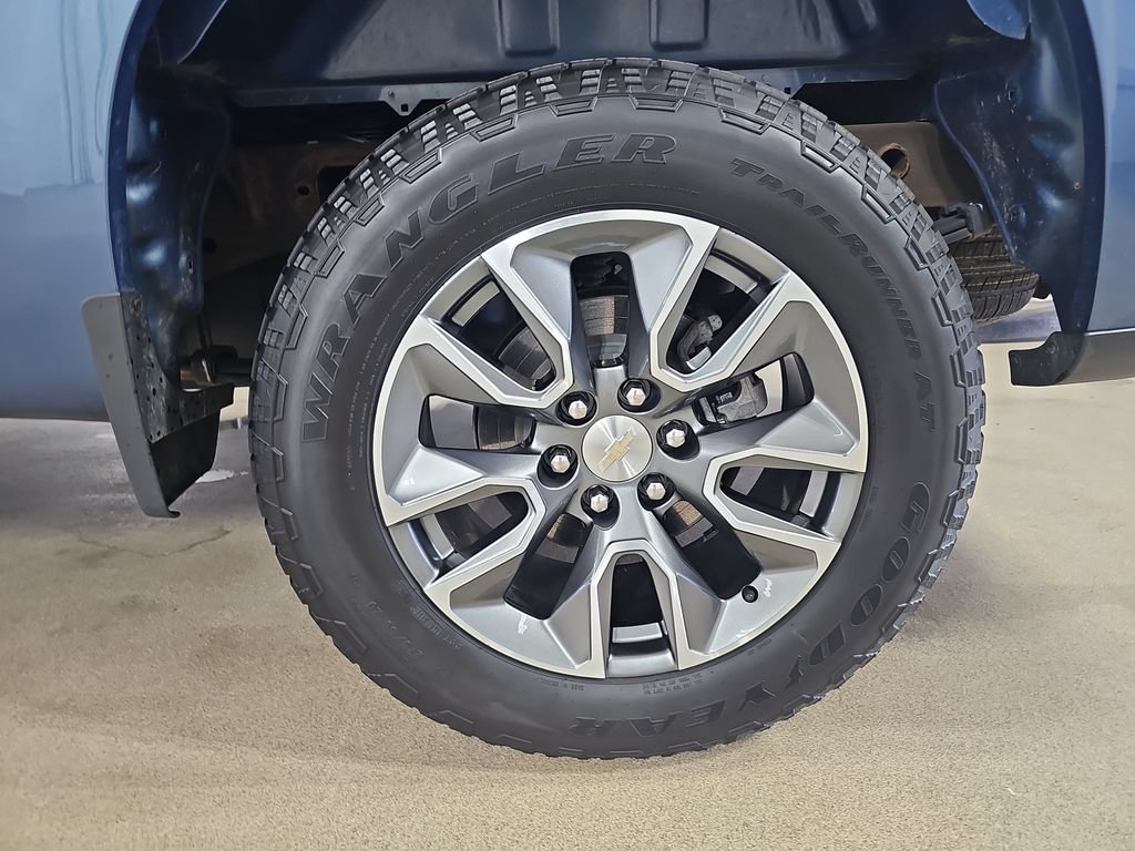 Certified 2024 Chevrolet Silverado 1500 LT AWD/4WD image 38