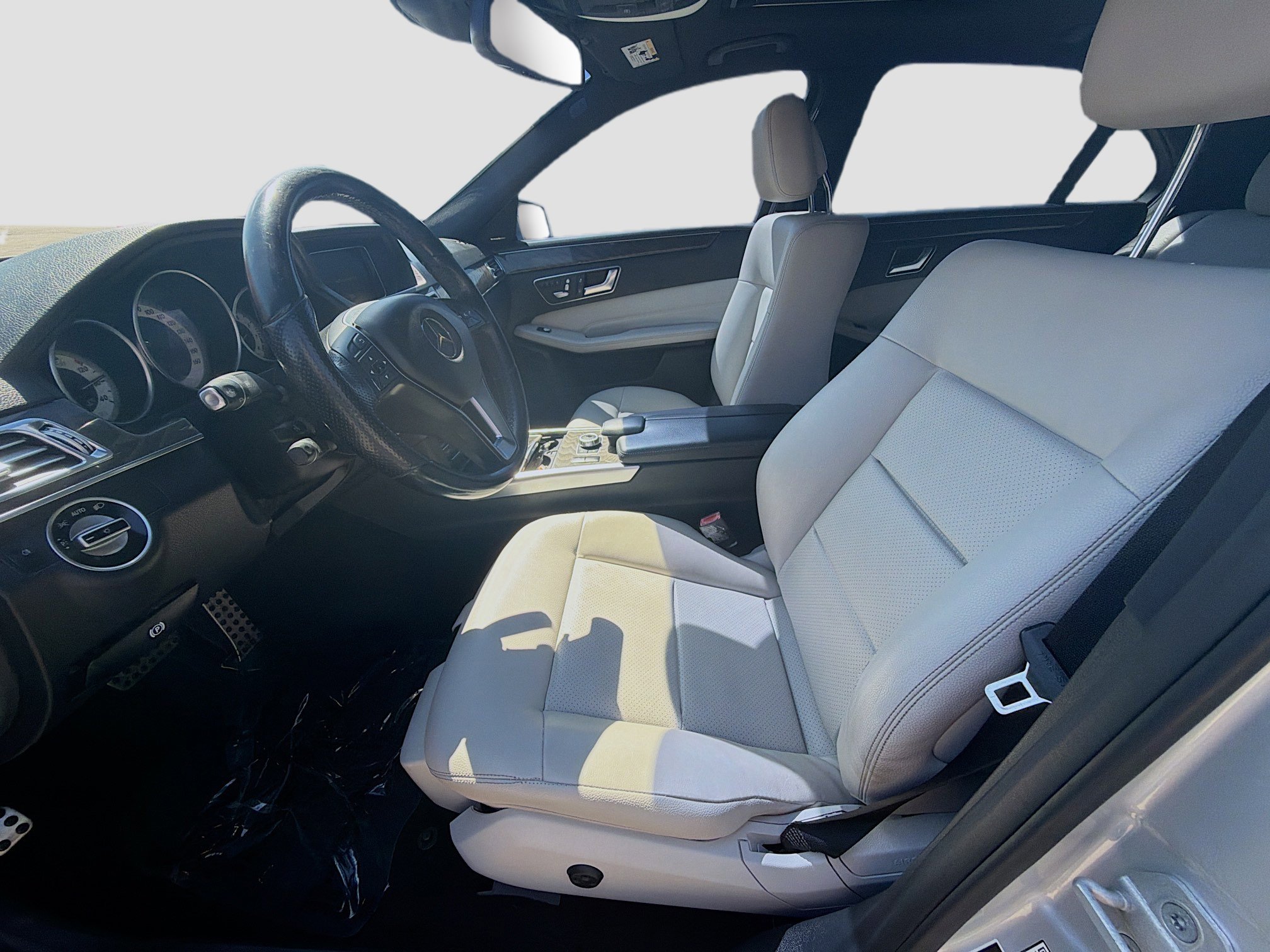 Used 2016 Mercedes-Benz E 350 Sedan w/ Premium Package image 16