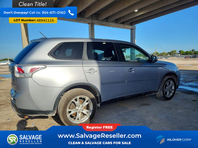 Used 2015 Mitsubishi Outlander SE AWD/4WD image 4