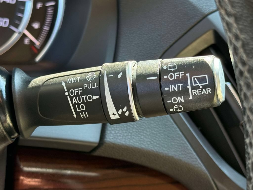 Used 2015 Acura MDX SH-AWD w/ Technology Package image 29