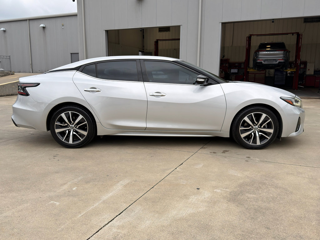 Used 2019 Nissan Maxima 3.5 SV w/ Floor Mat Group FWD image 2