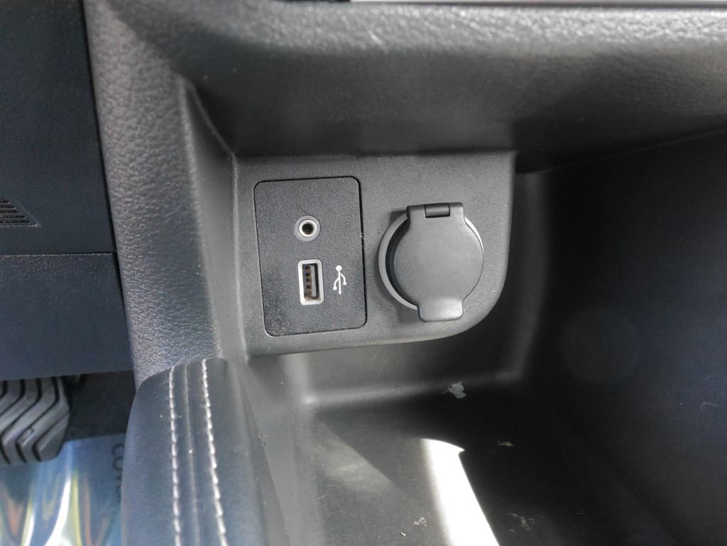 Used 2020 Nissan Kicks SV FWD image 26