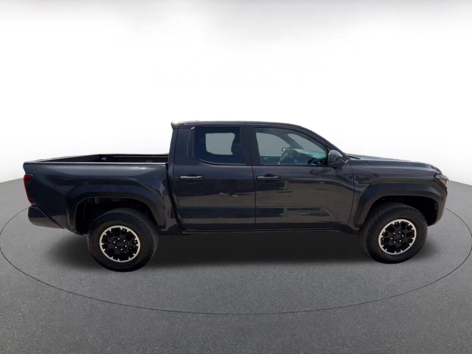 Used 2025 Toyota Tacoma TRD Off-Road AWD/4WD image 15