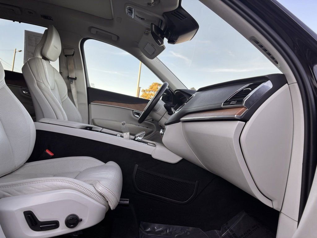 Used 2020 Volvo XC90 T8 Inscription image 20