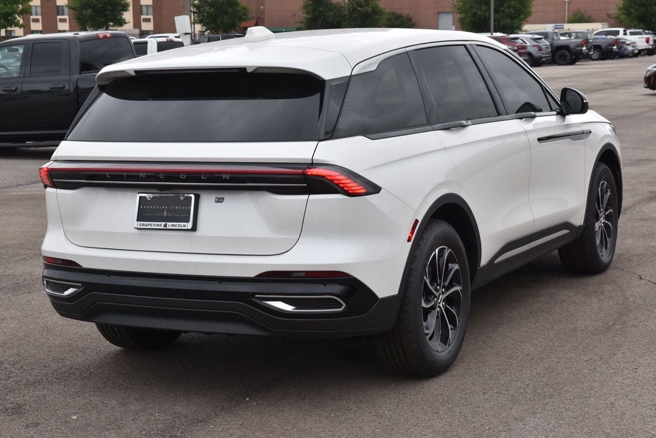 New 2026 Lincoln Nautilus Premier AWD/4WD image 14