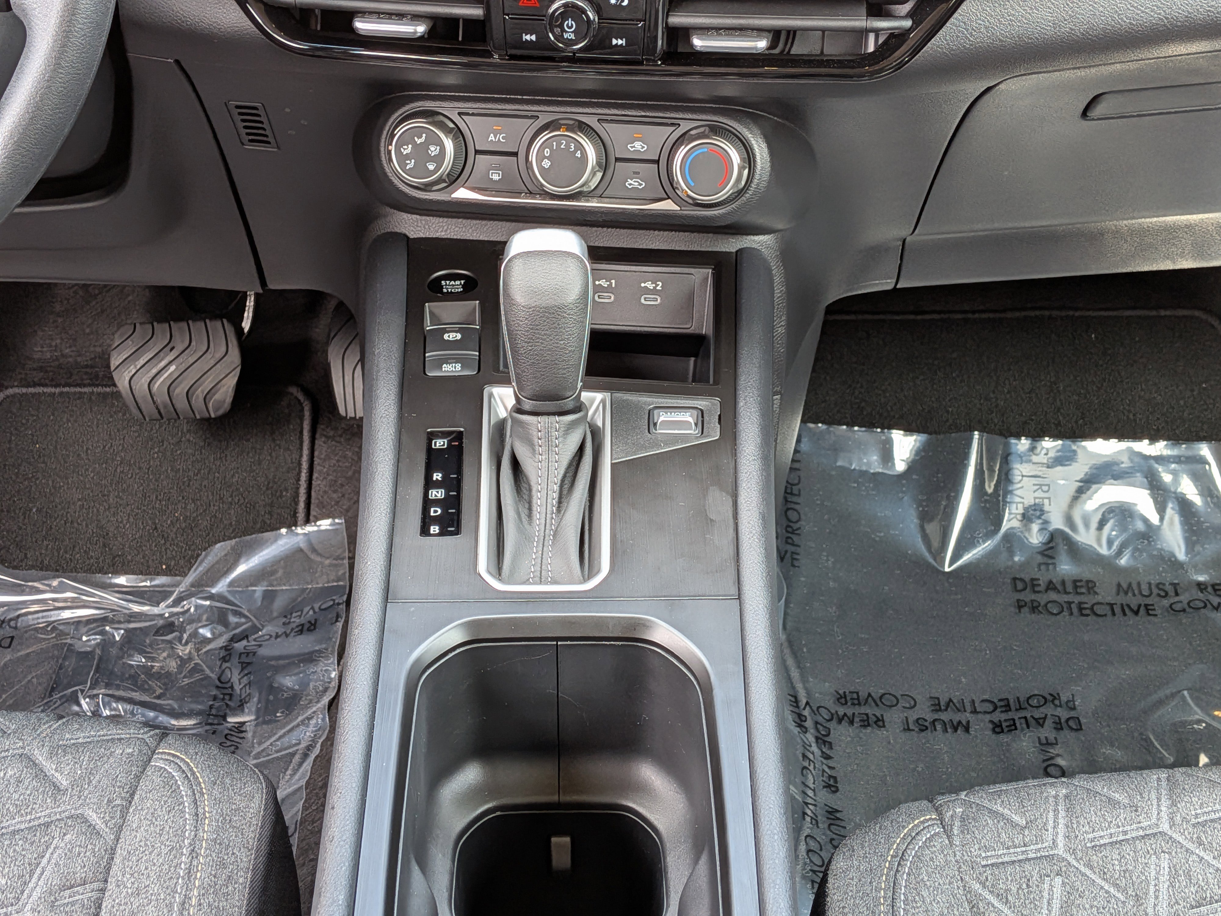 Used 2025 Nissan Kicks SV image 19