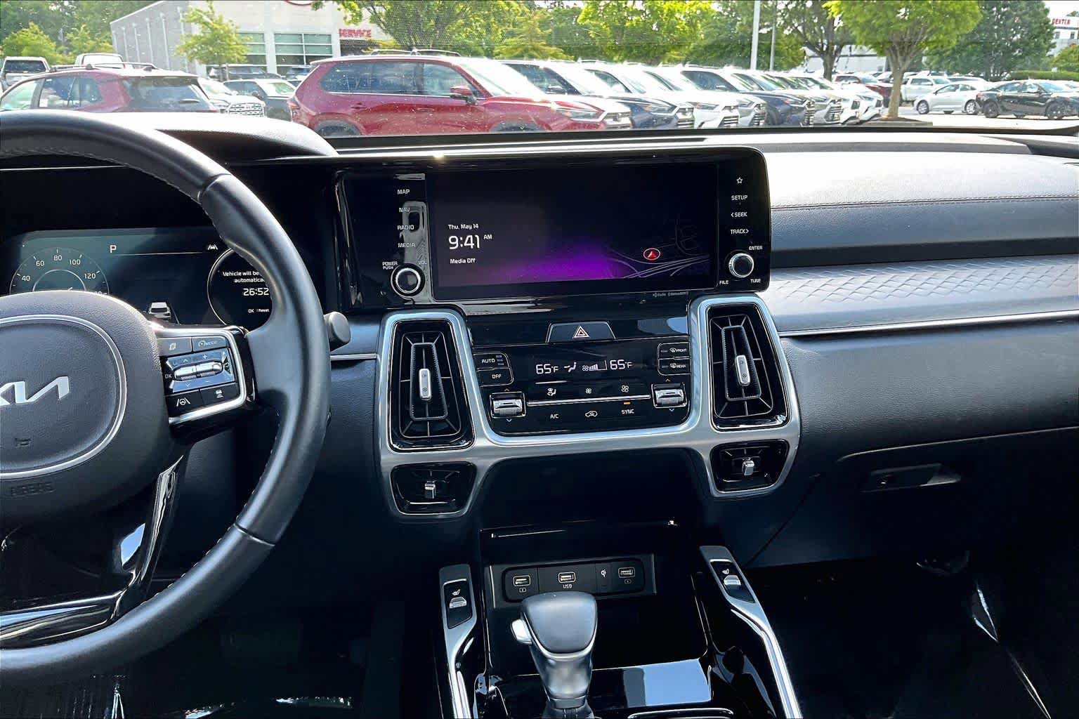 Used 2023 Kia Sorento SX AWD/4WD image 7