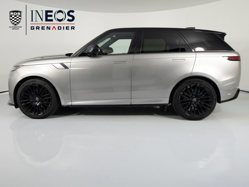 Used 2024 Land Rover Range Rover Sport AWD/4WD image 9