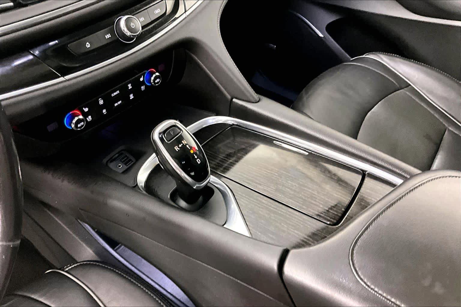Used 2020 Buick Enclave Avenir w/ Avenir Technology Package AWD/4WD image 16