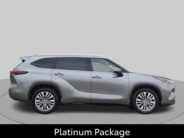 Certified 2026 Toyota Highlander Platinum AWD/4WD image 4