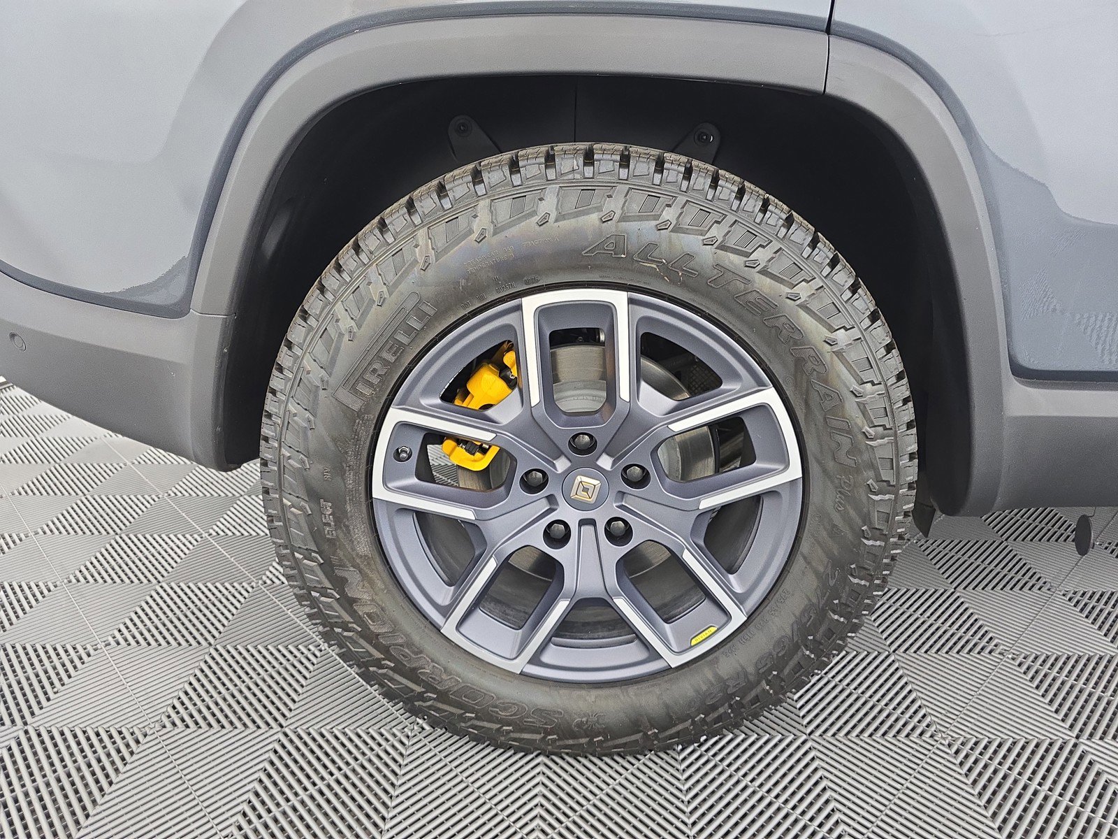 Used 2022 Rivian R1S Launch Edition AWD/4WD image 12