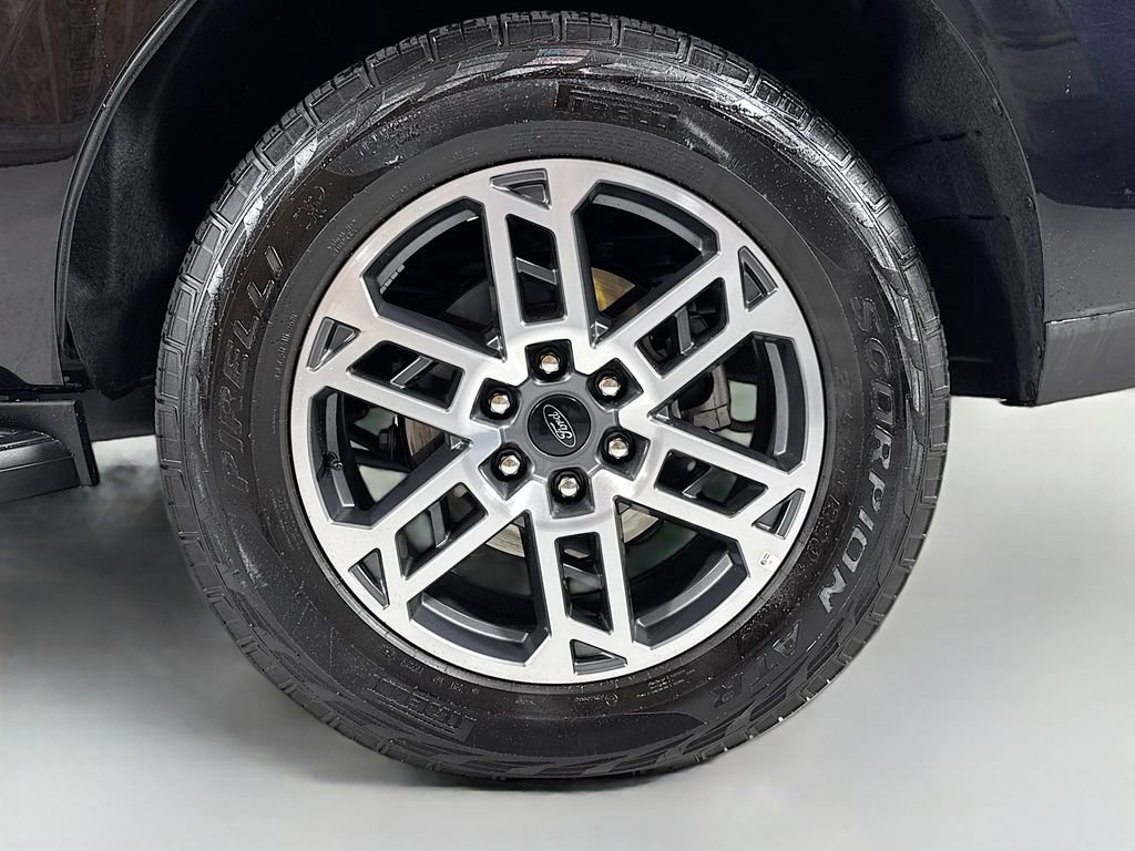 Used 2025 Ford Expedition Active image 10